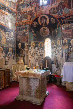 Klenike, Bujanovac, Pcinja Bölgesi, Sırbistan. 8 Eylül 2024. Saygıdeğer Prohor Pchinjski Manastırı 'ndaki kilisenin içinde..