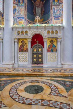 Topola, Sumadija Bölgesi, Sırbistan. 11 Eylül 2024. Aziz George Kilisesi Oplenac 'taki fayans mozaikleri, Sırp Kraliyet Anıtmezarı.