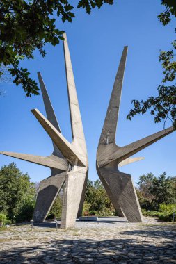 Kosmaj, Rogaca, Belgrad Bölgesi, Sırbistan. 12 Eylül 2024. Kosmay Anıtı 2. Dünya Savaşı Antfaşist partizanları, Vojin Stojiç 'in.