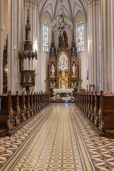 Novi Sad, Backa Bölgesi, Voyvodina, Sırbistan. 14 Eylül 2024. Novi Sad 'daki Kutsal Meryem Kilisesi.