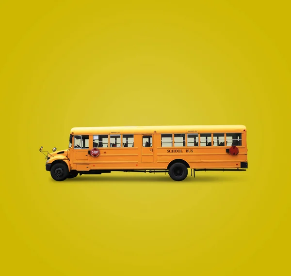 Školní Autobus Žlutém Pozadí Kopírovat Prostor — Stock fotografie