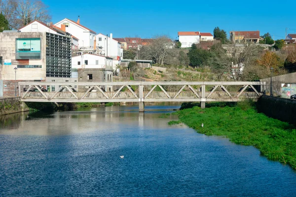 Noia Galicia 西班牙 2023年2月6日诺亚市景观 维拉科巴河和木桥 — 图库照片