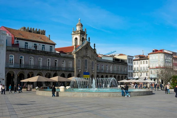 Braga Portugal Februari 2023 Republic Square Fontän Och Lapa Kyrka Stockfoto