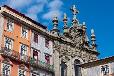 Igreja da Misericordia Kilisesi, Rua das Flores. Oporto, Portekiz