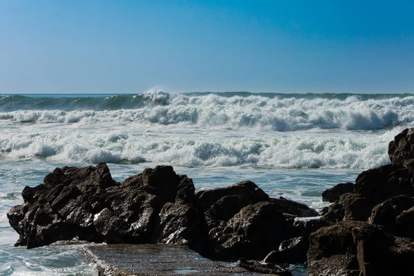 Océano Atlántico Una Playa Con Rocas Oporto Portugal — Foto de Stock
