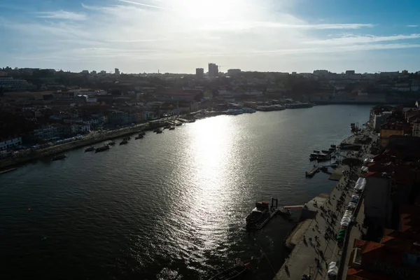 葡萄牙波尔图 2023年2月13日新加亚市 杜罗河和波尔图河左岸景色 — 图库照片