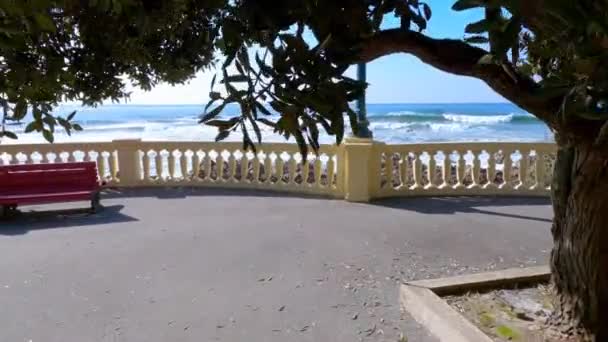 黄色阳台围栏 葡萄牙波尔图的大西洋观点 — 图库视频影像