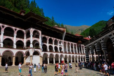 Rila Dağları, Bulgaristan. 20 Ağustos 2023. Rila 'lı Aziz John Manastırı, Rila Manastırı Sveti İvan Rilski olarak da bilinir. En büyük Doğu Ortodoks manastırı.