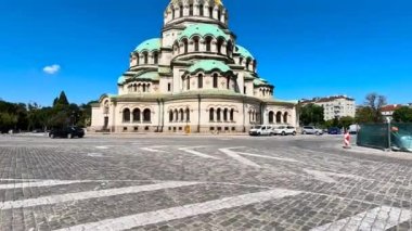 Sofya, Bulgaristan. 18 Ağustos 2023. Alexander Nevsky Katedrali, Neo-Bizans tarzında inşa edilmiş bir Bulgar Ortodoks katedrali.