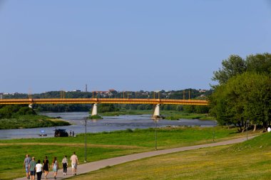 Kaunas, Litvanya. 30 Haziran 2024. Petras Vileisis Köprüsü ve Neris Nehri manzarası