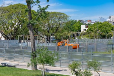 Buenos Aires, Arjantin. 27 Ekim 2024. İnşaat halindeki Yenilik Parkının Görünümü