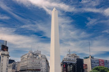 Buenos Aires, Arjantin. Ocak 01, 2025. Buenos Aires 'ten (El Obelisco) Obelisk, Cumhuriyet Meydanı' nda (Plaza de la Republica) bulunan ulusal tarihi bir anıttır.)