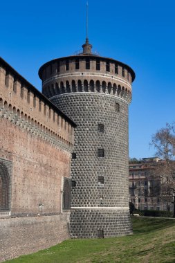 Milan, İtalya. Şubat 05, 2025. Sforza Kalesi (Castello Sforzesco) Milano 'da bulunan bir ortaçağ kalesi.