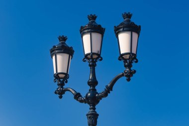 Muscat 'deki eski sokak lambaları, Umman.