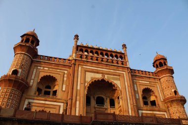Sabahleyin antik cami şehrinin güzel mimarisi.