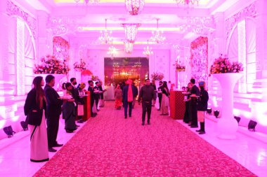 Şehirde düğün merasimi