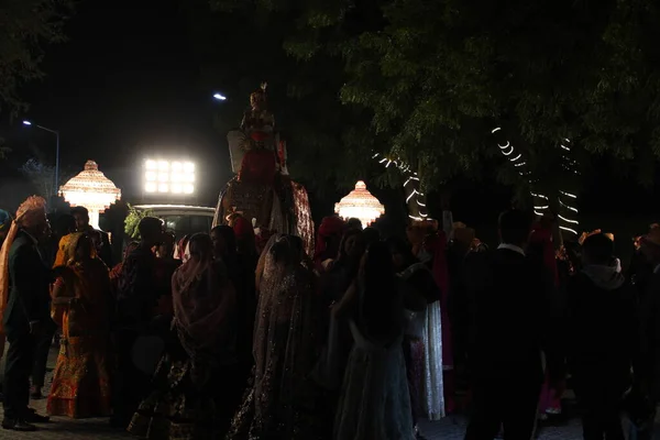 Şehirdeki insanlar,