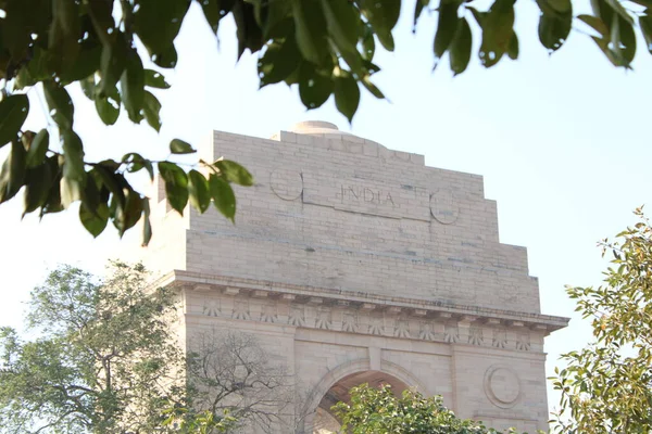 Barselona şehrinin antik tapınağı.