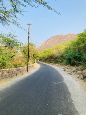 Hindistan 'da boş bir yolun havadan görünüşü