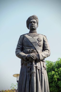 Alwar, Rajasthan, Hindistan 19 Mart 2023: Geç Maharaja Jai Singh 'in heykeli, Moti Dungari, Alwar, Rajasthan