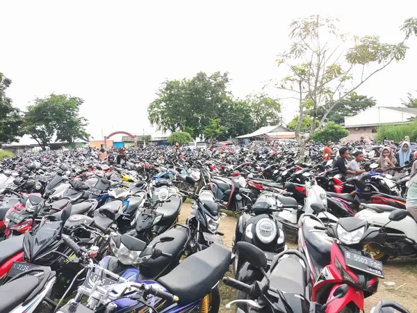 Karawang Indonesia Noviembre 2022 Varios Tipos Motocicletas Mucho Estacionamiento —  Fotos de Stock