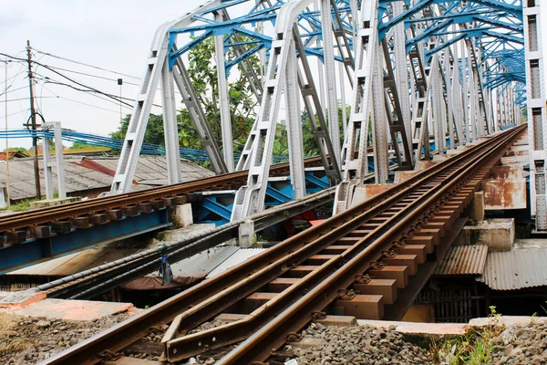Die Eisenbahnbrücke Mit Blauem Himmel Steht Karawang Mittelpunkt — Stockfoto