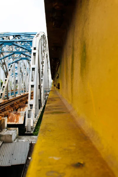 Ponte Ferroviario Cielo Blu Incentrato Karawang — Foto Stock