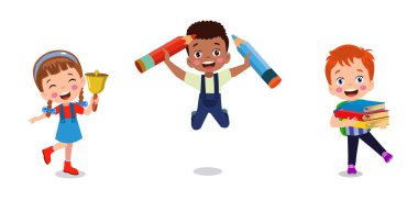 Okul sınıfına ve sevimli mutlu öğrencilere.