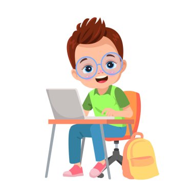 Çocuk masada bilgisayarla çalışıyor.