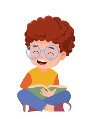 Kitap resimlerini okuyan sevimli küçük çocuk.