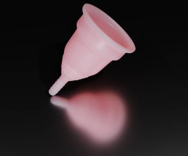 Pembe arka planda üç boyutlu regl fincanı