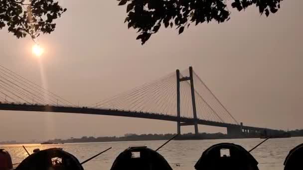 Solnedgång Vid Princep Ghat Kolkata Ganga Floden Och Vidyasagar Setu — Stockvideo
