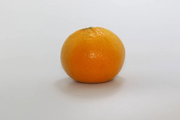 Reife Mandarine Und Mandarine Isoliert Auf Weißem Hintergrund — Stockfoto