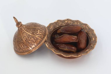 Oruç tutmak için ramazan boyunca yenen tarihlerin sunumu
