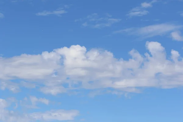 Баварське Кричуще Небо Білі Хмари Блакитному Небі Ліцензійні Стокові Фото