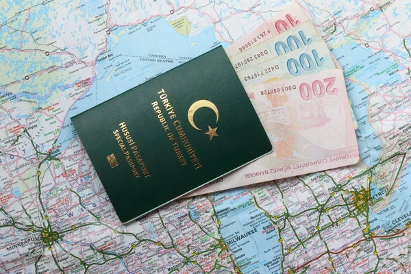 Концепция Путешествия Паспортом Деньгами Стоковое Фото