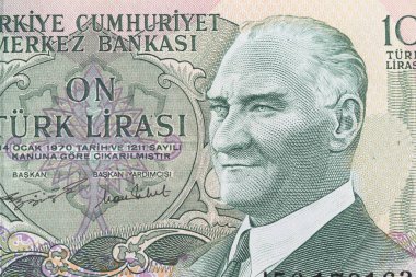 On Türk lira banknotunu geri çektim. Mali konsept.