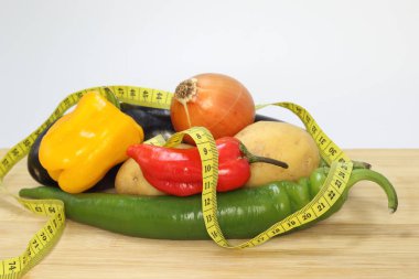 Sebzeler beyaz arka planda. sağlıklı diyet kavramı