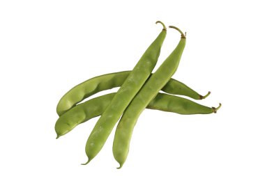 Beyaz arkaplanda yeşil fasulyeler izole