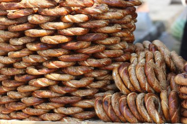 Simit olarak da bilinen birçok Türk simidine yakın çekim.