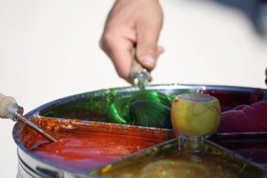 Geleneksel Osmanlı sakızı tatlısı (Osmanlı macunu) 