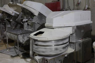 Endüstriyel ekmek fabrikasında hamur karıştırıcı