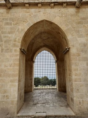 Kasimiye Madrasa, Artuqid döneminden kalma bir mimari hazine olan Mardin, Trkiye 'de yer almaktadır.