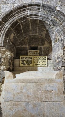 Saffron Manastırı olarak da bilinen Deyrulzafaran Manastırı, Mardin yakınlarında bulunan tarihi Suriye Ortodoks manastırıdır.