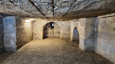 Saffron Manastırı olarak da bilinen Deyrulzafaran Manastırı, Mardin yakınlarında bulunan tarihi Suriye Ortodoks manastırıdır.