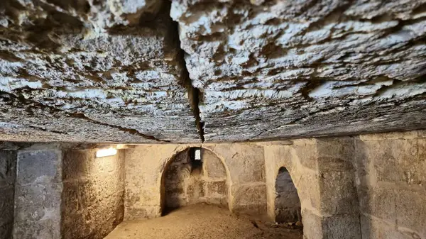 Saffron Manastırı olarak da bilinen Deyrulzafaran Manastırı, Mardin yakınlarında bulunan tarihi Suriye Ortodoks manastırıdır.