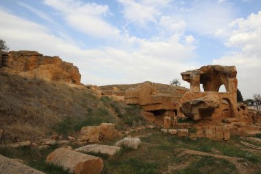 Doğu Roma İmparatorluğu zamanında bir mezarlık olan Dara Antik Şehir manzarası