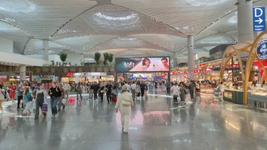 İstanbul Havalimanı 'nın vergisiz ve kapılı bölgeleri yolcularla dolup taşıyor