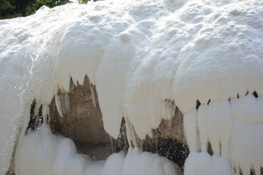  Bagni di San Filippo, Toskana, İtalya 'da termal kaplıcalar ve çarpıcı beyaz kireçtaşı oluşumları