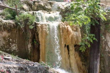  Bagni di San Filippo, Toskana, İtalya 'da termal kaplıcalar ve çarpıcı beyaz kireçtaşı oluşumları